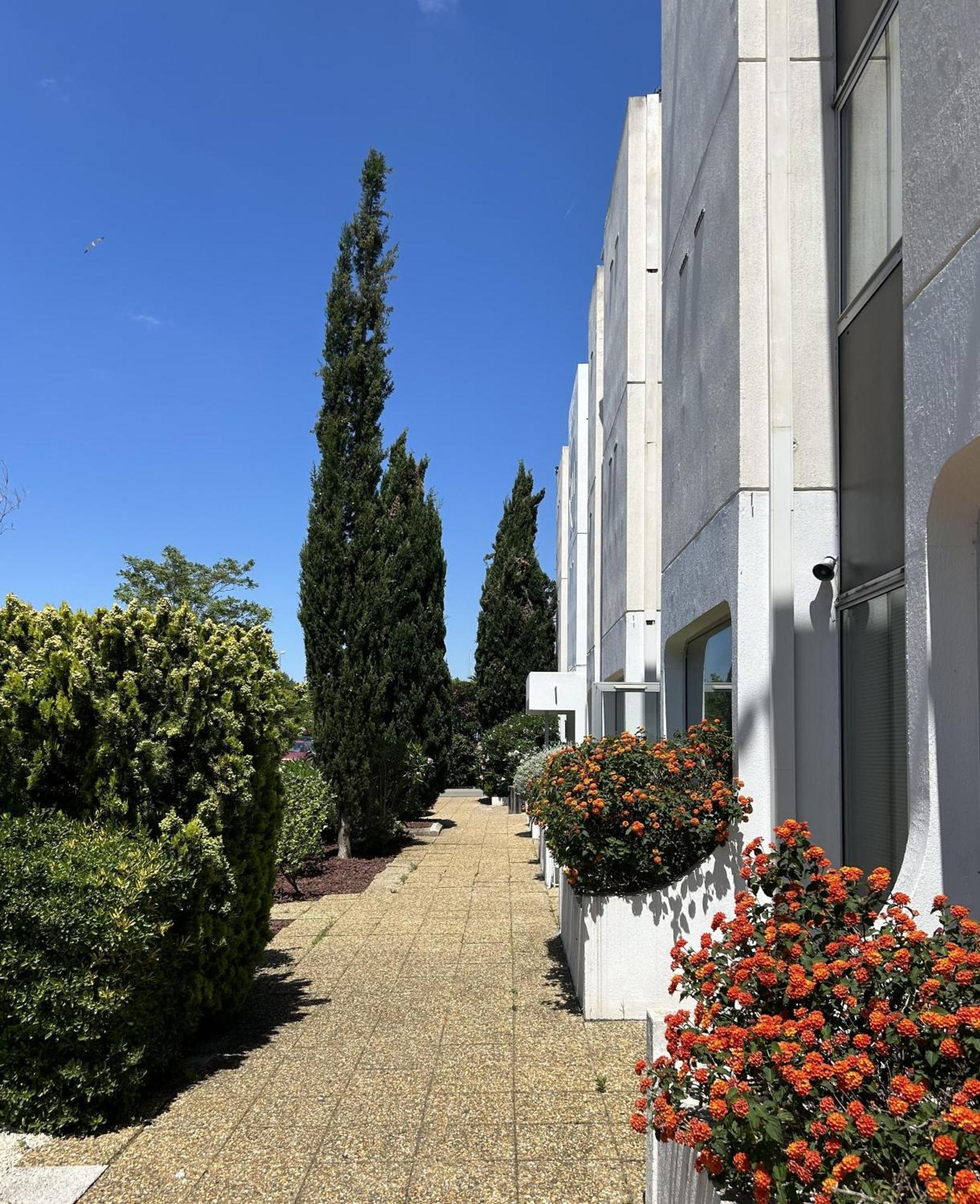 Kyriad Martigues Sud Exteriör bild